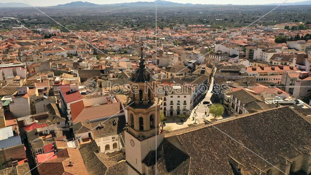 Baza Centro - Iglesia y Plaza Mayor