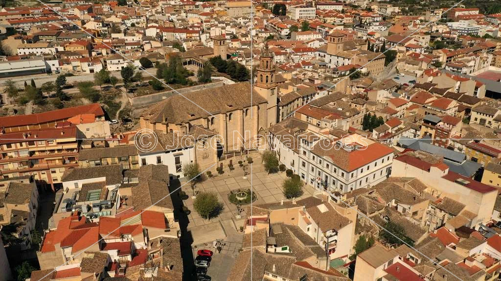 Baza Centro - Iglesia y Plaza Mayor