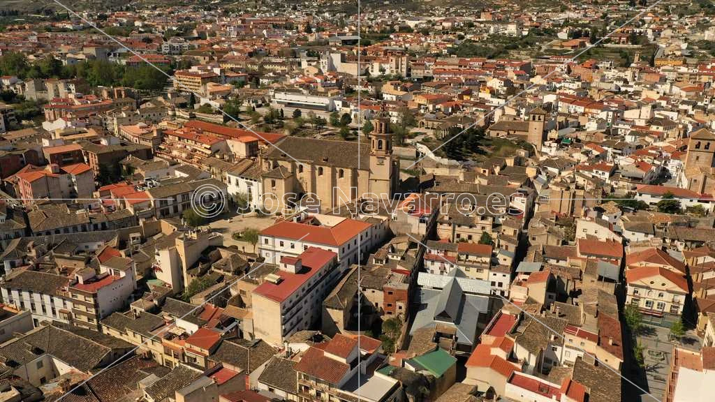 Baza Centro - Iglesia y Plaza Mayor