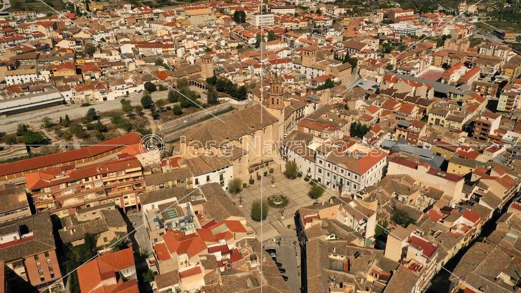 Baza Centro - Iglesia y Plaza Mayor